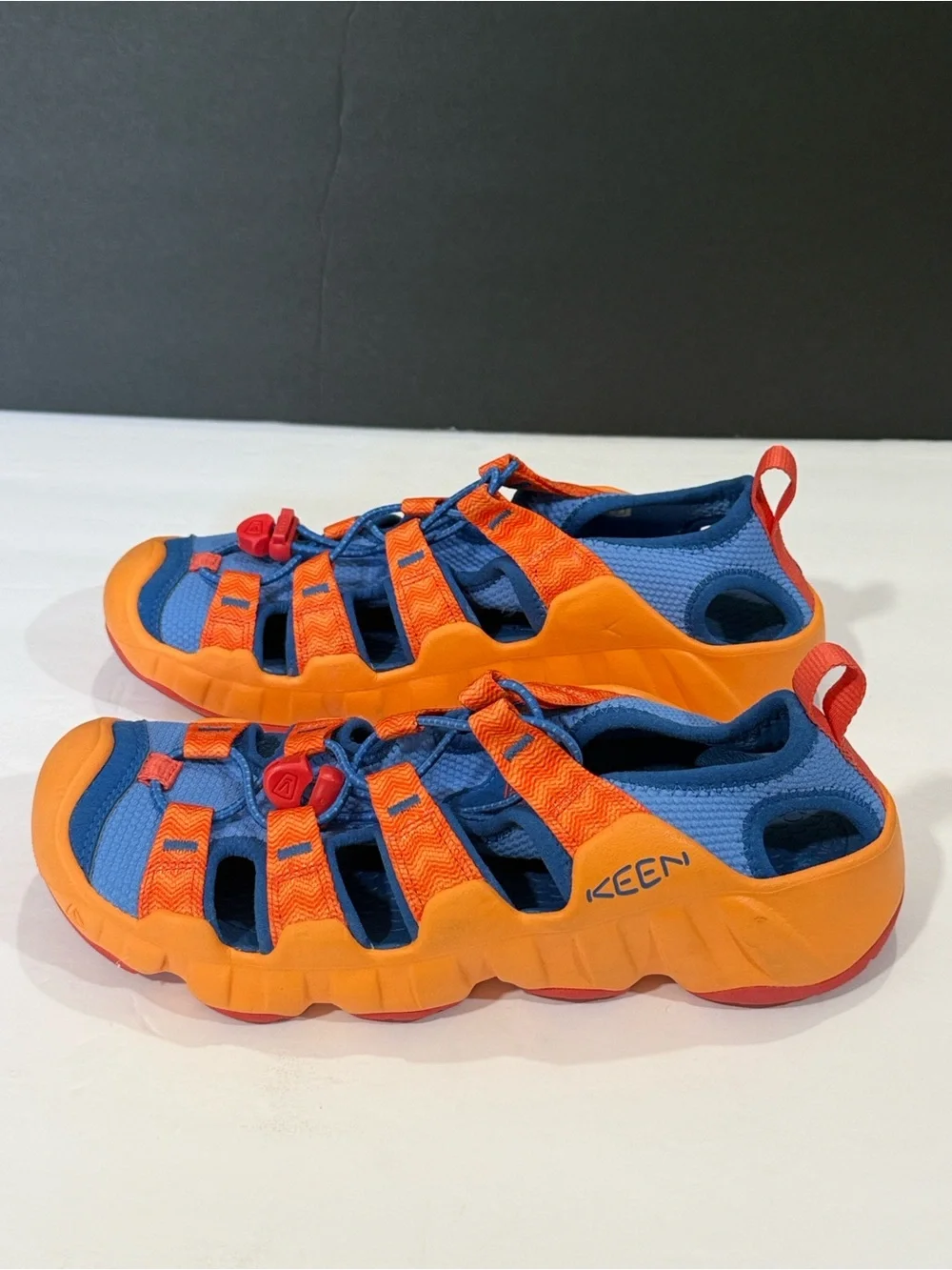 Keen Hypeport H2 closed toe sandals vibrant color for women’s size 8.5